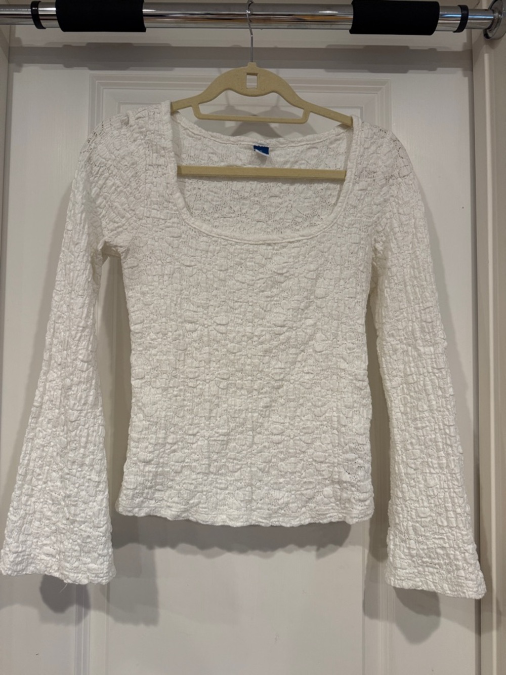 Old Navy White Textured Long Sleeve Scoop Neck Top - Crinkle Knit
